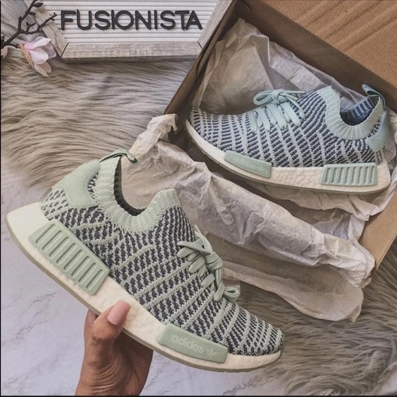 adidas Shoes - NWT 🍭 Rare Adidas NMD R1 STLT Primeknit Blue